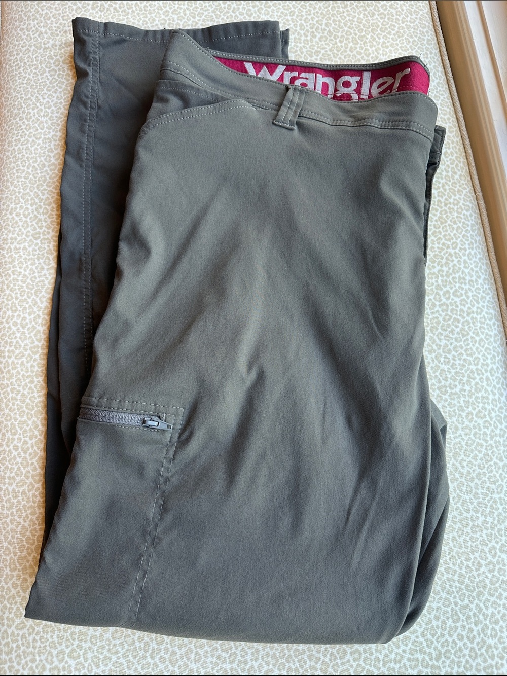Wrangler Men's Gray Terrain Gear Performance Pants size 42/30